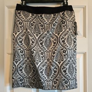 Worthington Paisley Jacquard Skirt sz 2P Zips in Back